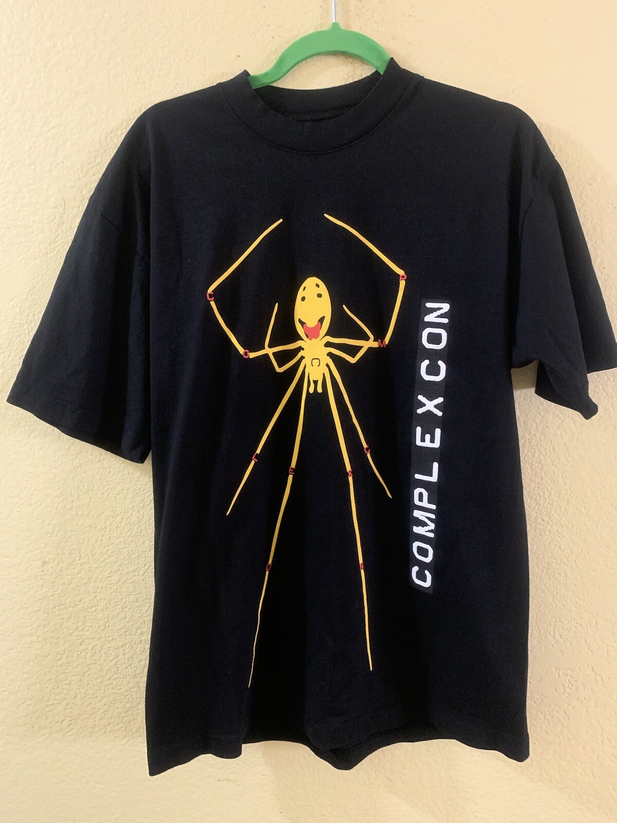 Camiseta Cactus Plant Flea Market X Complex Con negra para hombre talla mediana usada