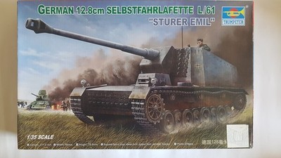 Bausatz DEUTSCHE 12,8cm SFL L/61 ''STURER EMIL''  von TRUMPETER  in 1/35, OVP.