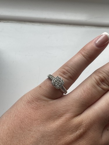 Engagement Ring Princessa 9ct White Gold Cluster 0.50ct Diamond Ring. Hsamuel. - Picture 7 of 24