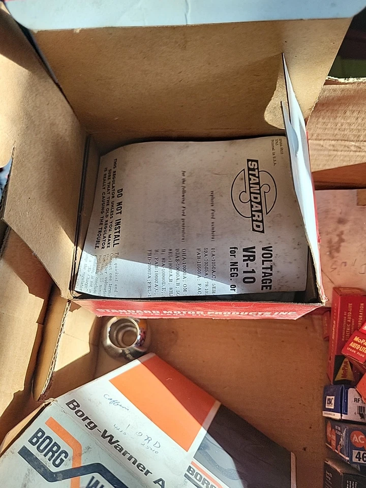 Camión Ford 1946 vintage estándar más regulador de voltaje VR-10 Foto 2 de 4