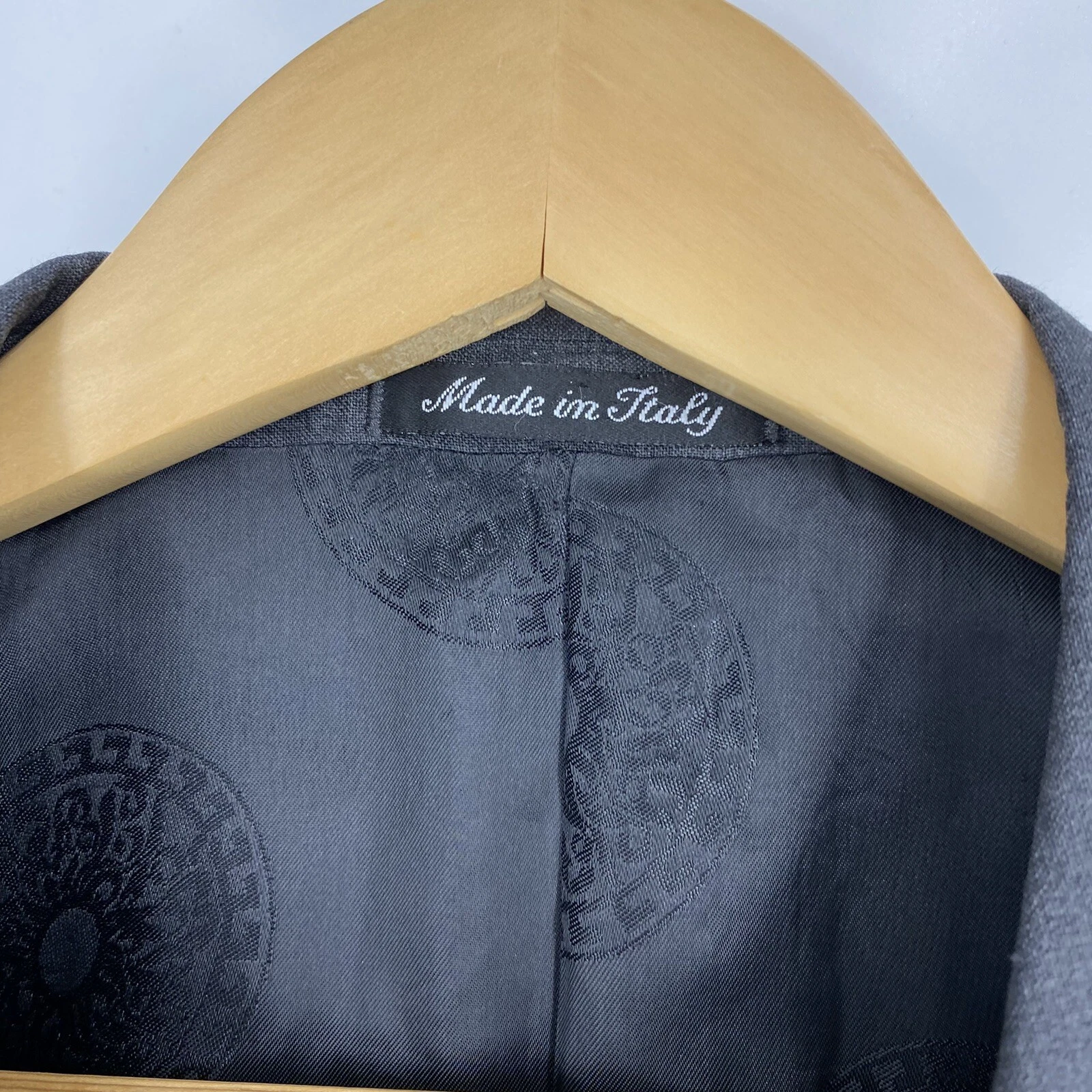 Giacca tuta Versace taglia 52 IT 42 US da uomo grigia classica V2 blazer abito 3 bottoni