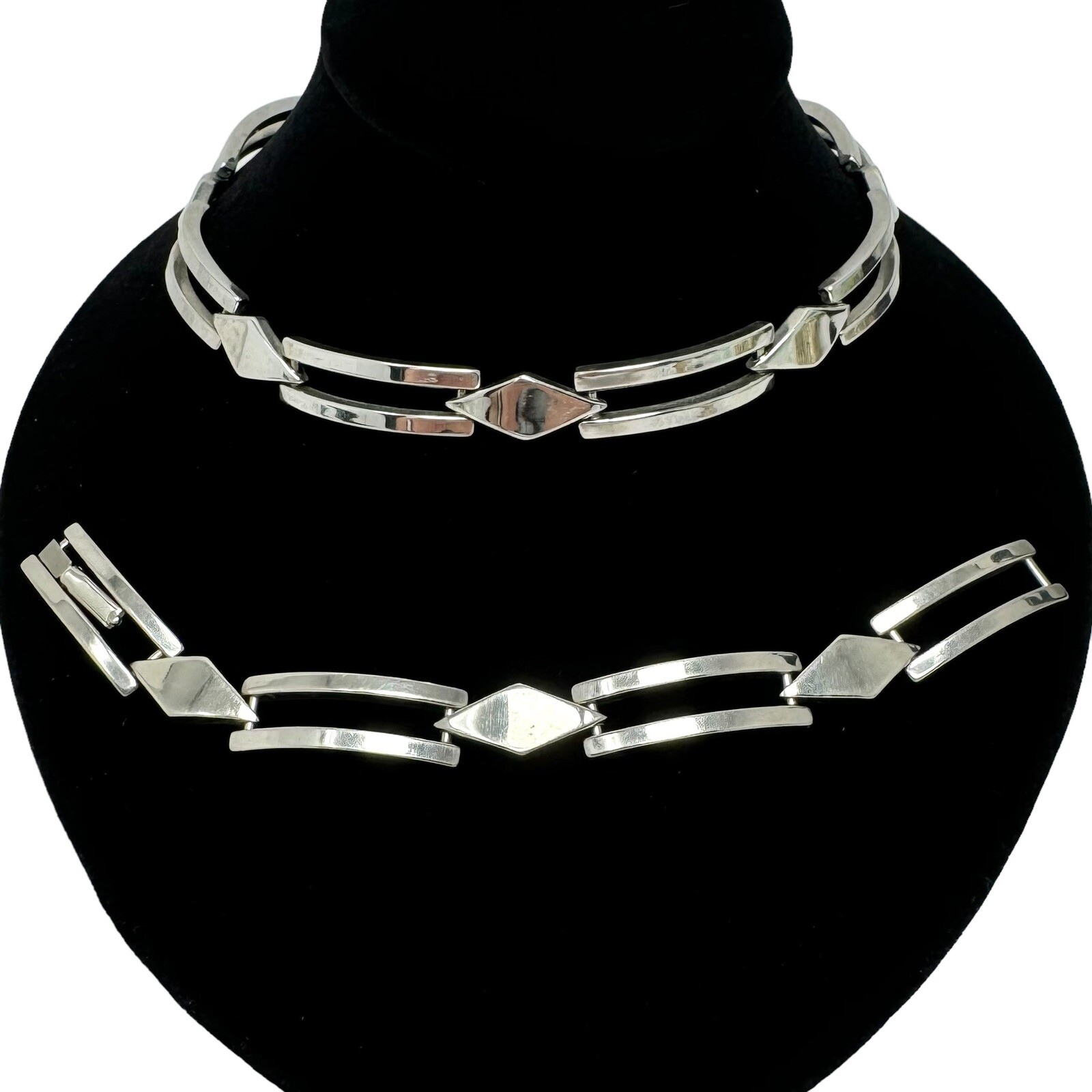 Vintage Silver Tone Curved Rectangular Link Neckl… - image 1