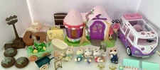 Honey Bee Acres Calico Critters Lot Figures VW Ice Cream Shop Furniture 43 Pc