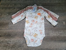 NEW w/TAGS Carter’s 3 pack Bodysuits Warm Tones Girls Size 6 months