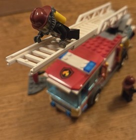 LEGO CITY Fire Truck Set # 60002 100% Complete minifigs Figures lot 2012 No Box