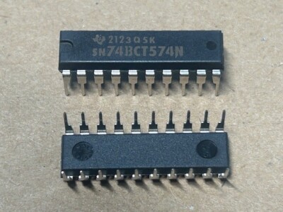 5 Stück Integrierte Schaltung - TI (Texas Instruments) - SN74BCT574N - DIP20
