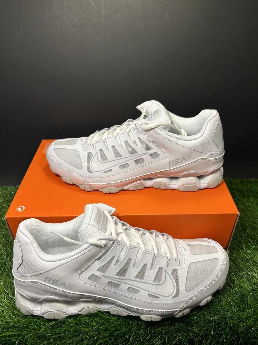 white nike reax shoes