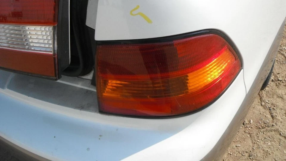 (LOCAL PICKUP ONLY) Trunk/Hatch/Tailgate Fits 97-99 LEXUS ES300 1538521 - Image 4 of 4