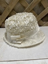 Vintage 1960s Womens Brimmed Hat / Cloche / Netting / Union Made / Never Worn