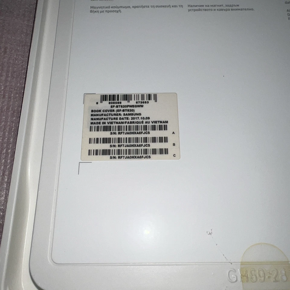 Genuine Samsung Galaxy Tab S3 Book Cover EF-BT820 White - Image 3 of 3
