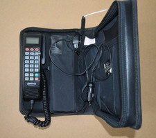 Vintage 1990's Motorola Ameritech SCN2520A Bag Phone Powers Up