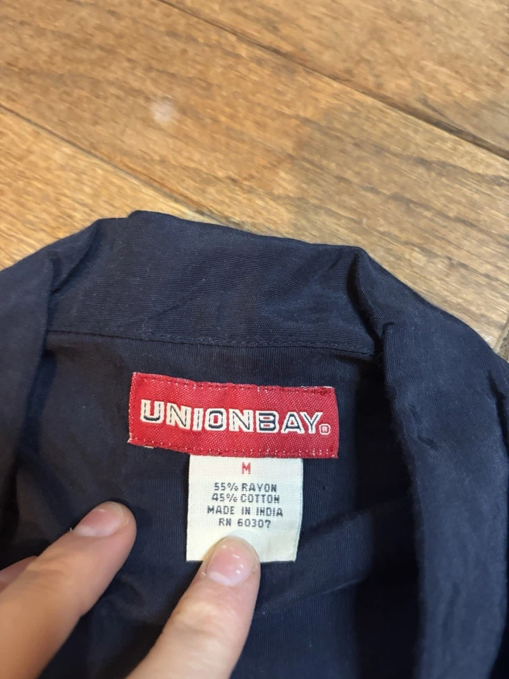 OP and Union Bay Kitschy Años 90 Hawaiano Abotonado Hombre M Vacaciones Camisas Novedad Foto 3 de 4