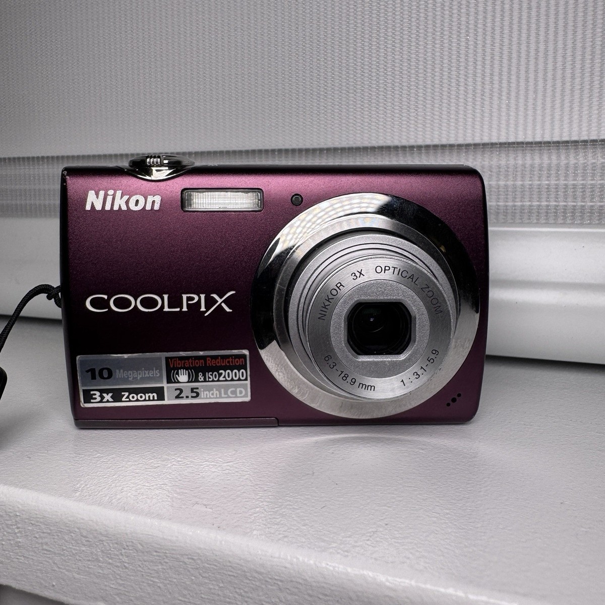 Nikon Coolpix S220 Digital Camera 10.0MP Plum, Includes Video