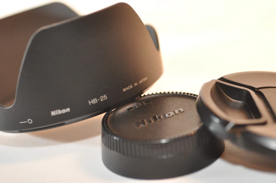 Lente Nikon ED AF-S Nikkor 24-120 mm f/3,5-5,6 G VR FX HB-25 para F100 D850 D780 Z7 Foto 4 de 4