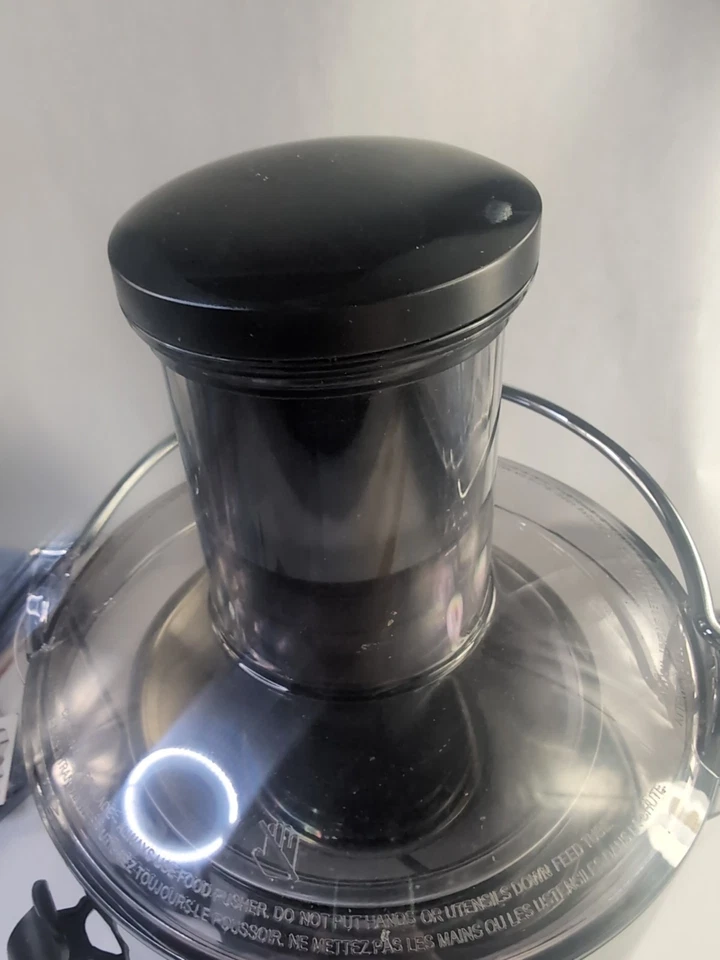 Exprimidor Nutribullet NBJ-100 Pro compacto, lavabo de pulpa de 2 litros, 1000 W, negro/plateado Foto 4 de 4