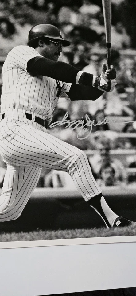REGGIE JACKSON AUTO/SIGNED (Mr. October) (AP) 8X10 PHOTO HR #3 1977 WS Yankees - Image 2 of 4