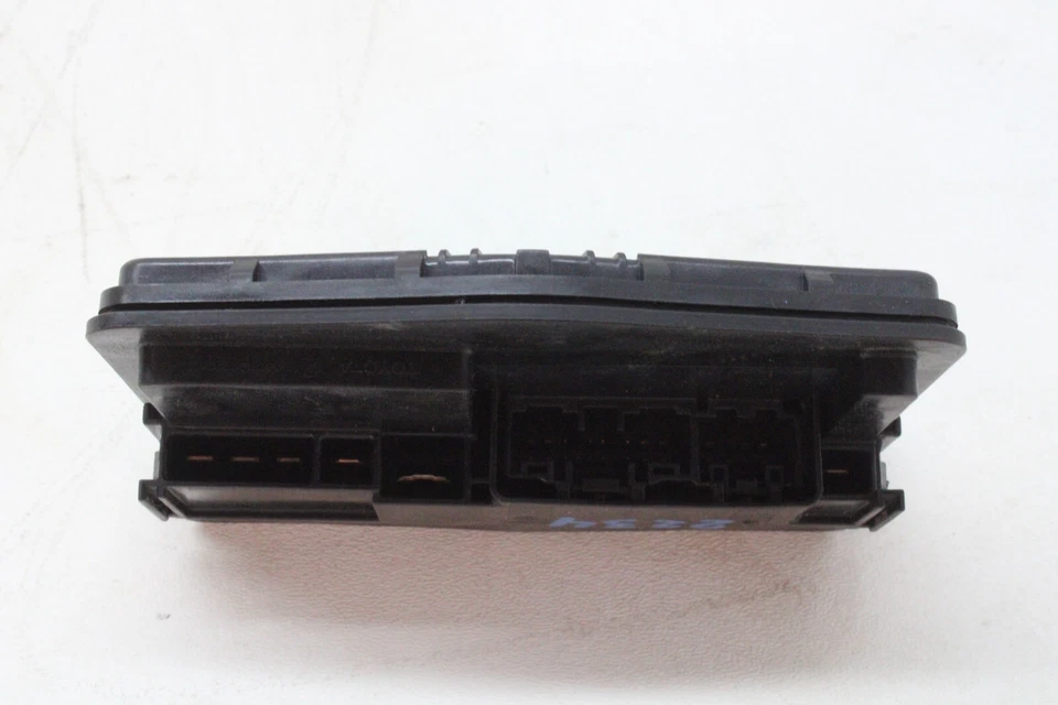 Toyota Camry LE 2013 bloque de conexiones 82720-33301 OEM Foto 3 de 4