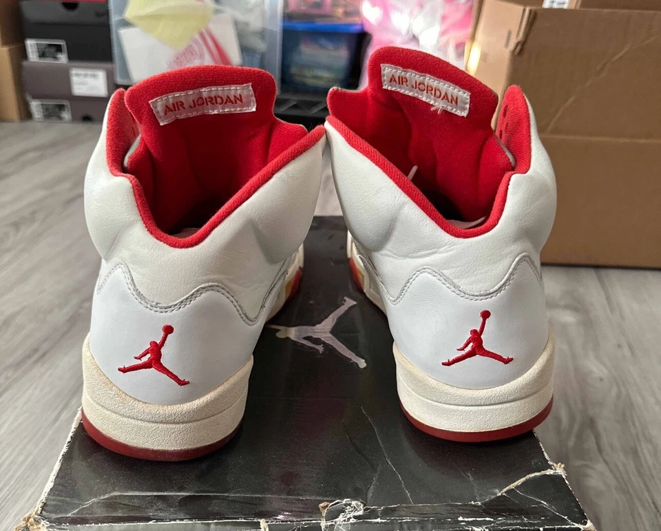 Tamanho 11 Feminino/9.5 Masculino - Air Jordan 5 Retro Sunset W Yeezy Bred Militar - Imagem 4 de 4