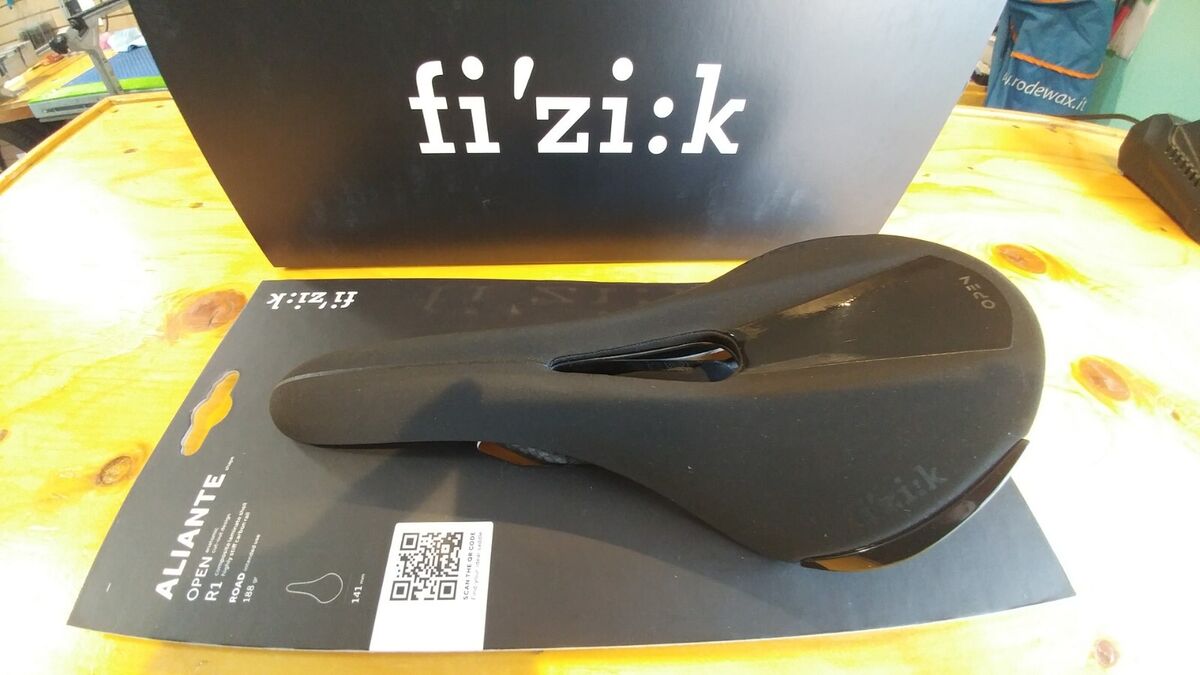Fizik Aliante R1 OPEN carbon 141mm | eBay Fizik Aliante R1 OPEN carbon 141mm | eBay