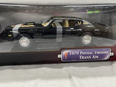 1/18 Yat Ming Road Signature 1979 Pontiac Firebird Trans Am T/A