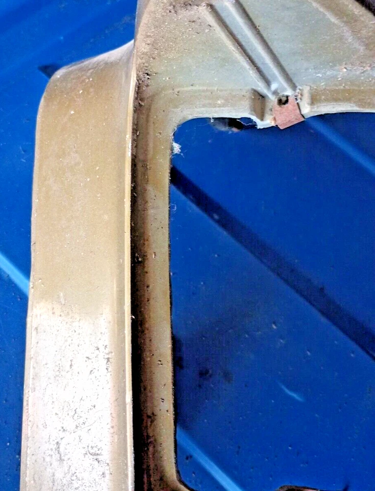 Extensión guardabarros delantero izquierdo GM 1972 Pontiac LOC-144SW Foto 4 de 4