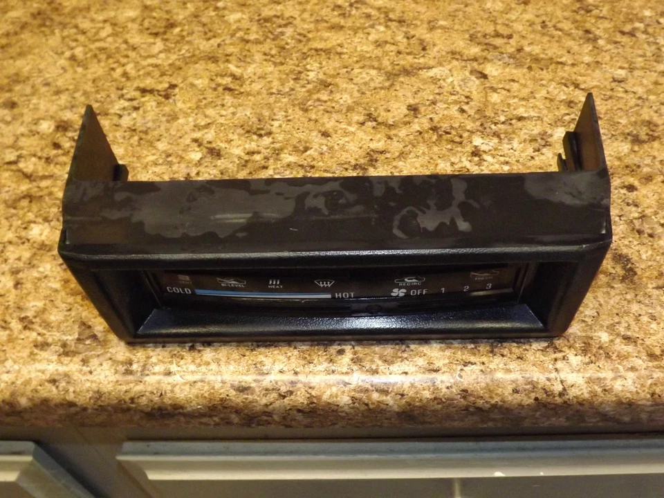 Cubierta de control de clima central para camión Nissan Datsun 720 P/up rara de colección sin aire acondicionado  Foto 2 de 4