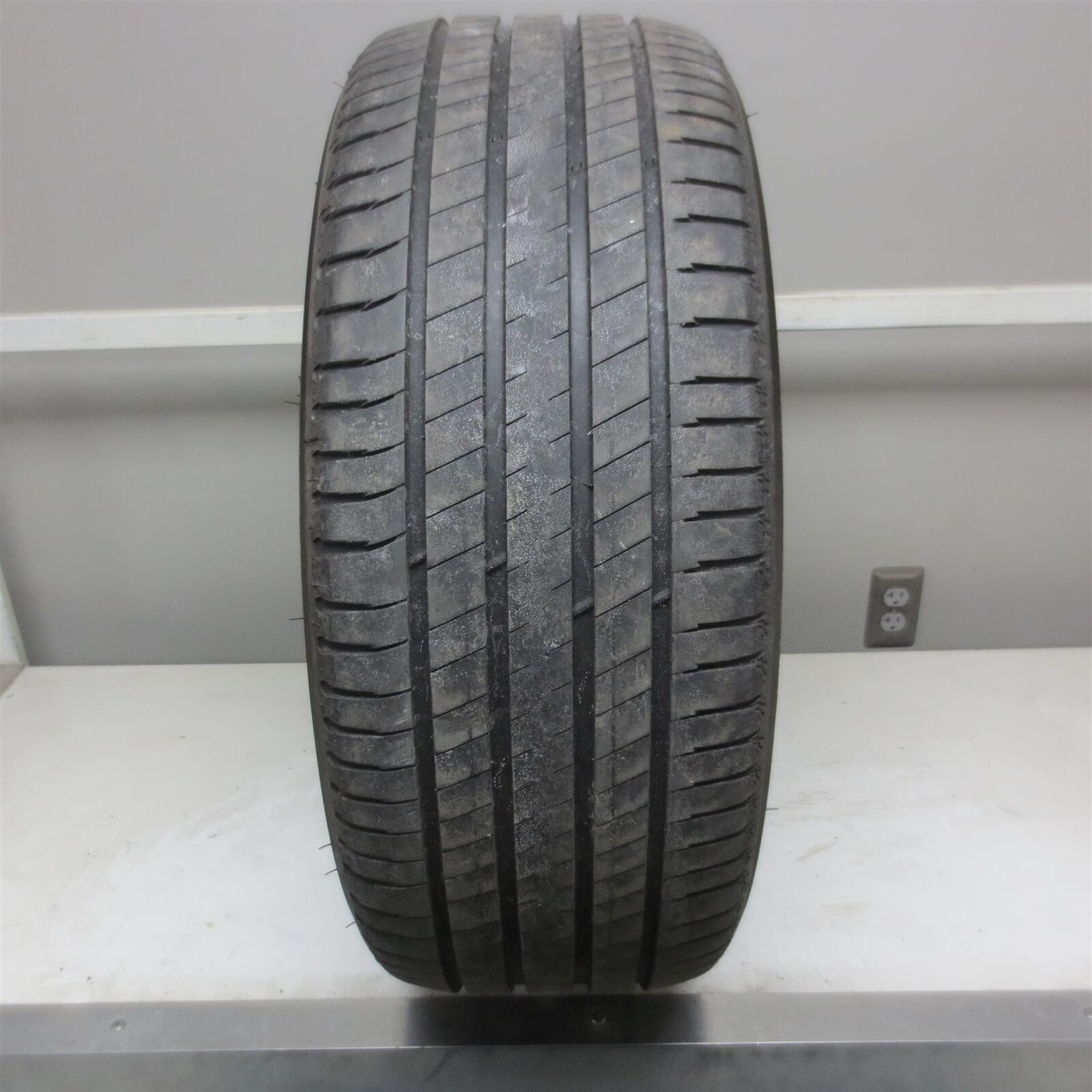 255/45R20 Michelin Latitude Sport 3 AO 101W Tire (7/32nd) No Repairs