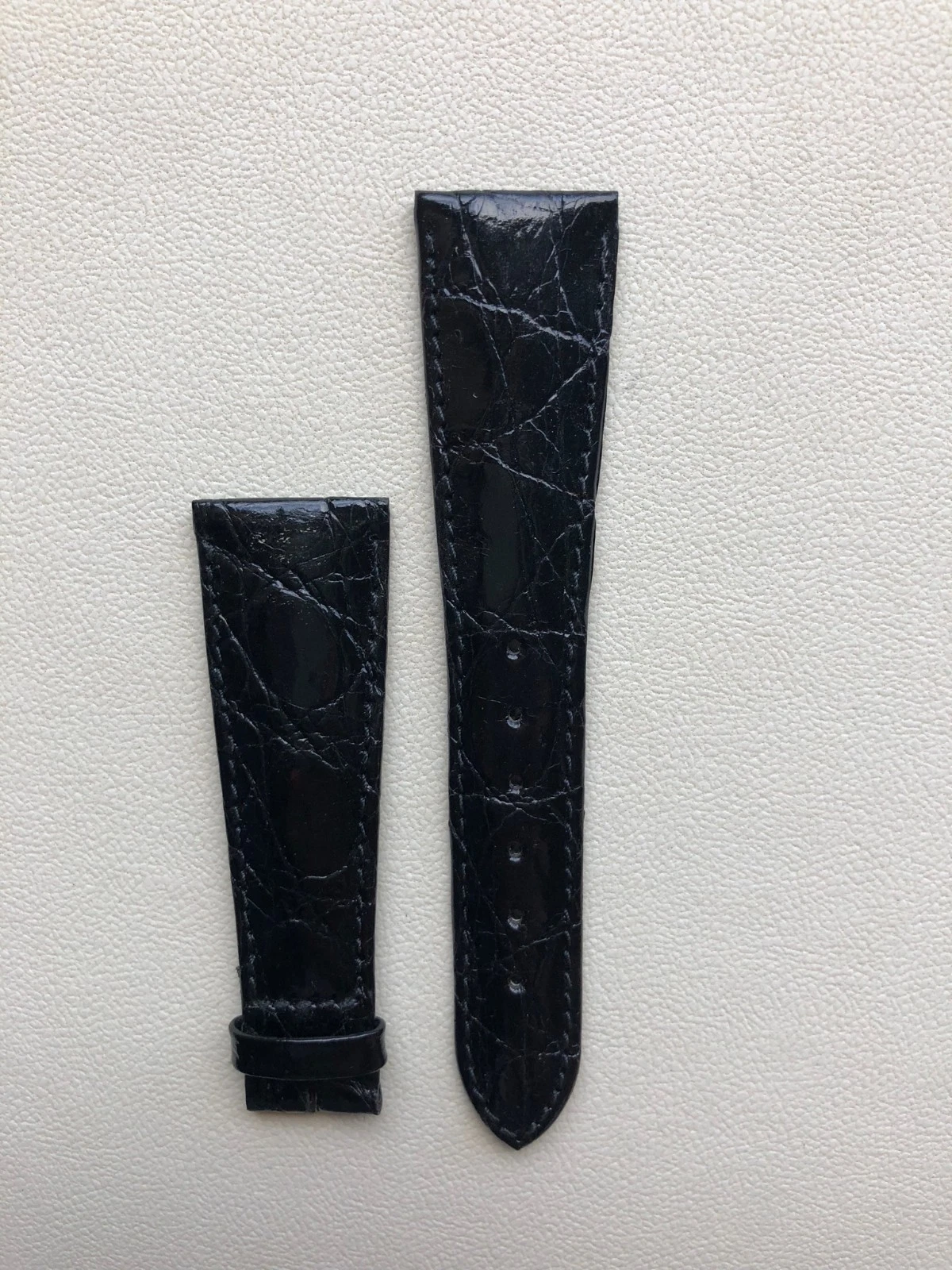 Bracelet cuir véritable GUCCI noir brillant motif alligator 22,5/16