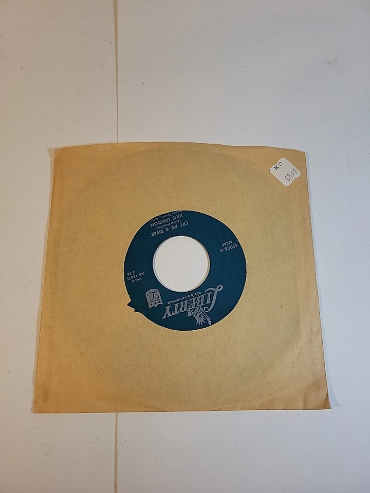 Julie London Cry Me a River / It's a Blue World 45 RPM - 1955 Liberty  Foto 2 de 4
