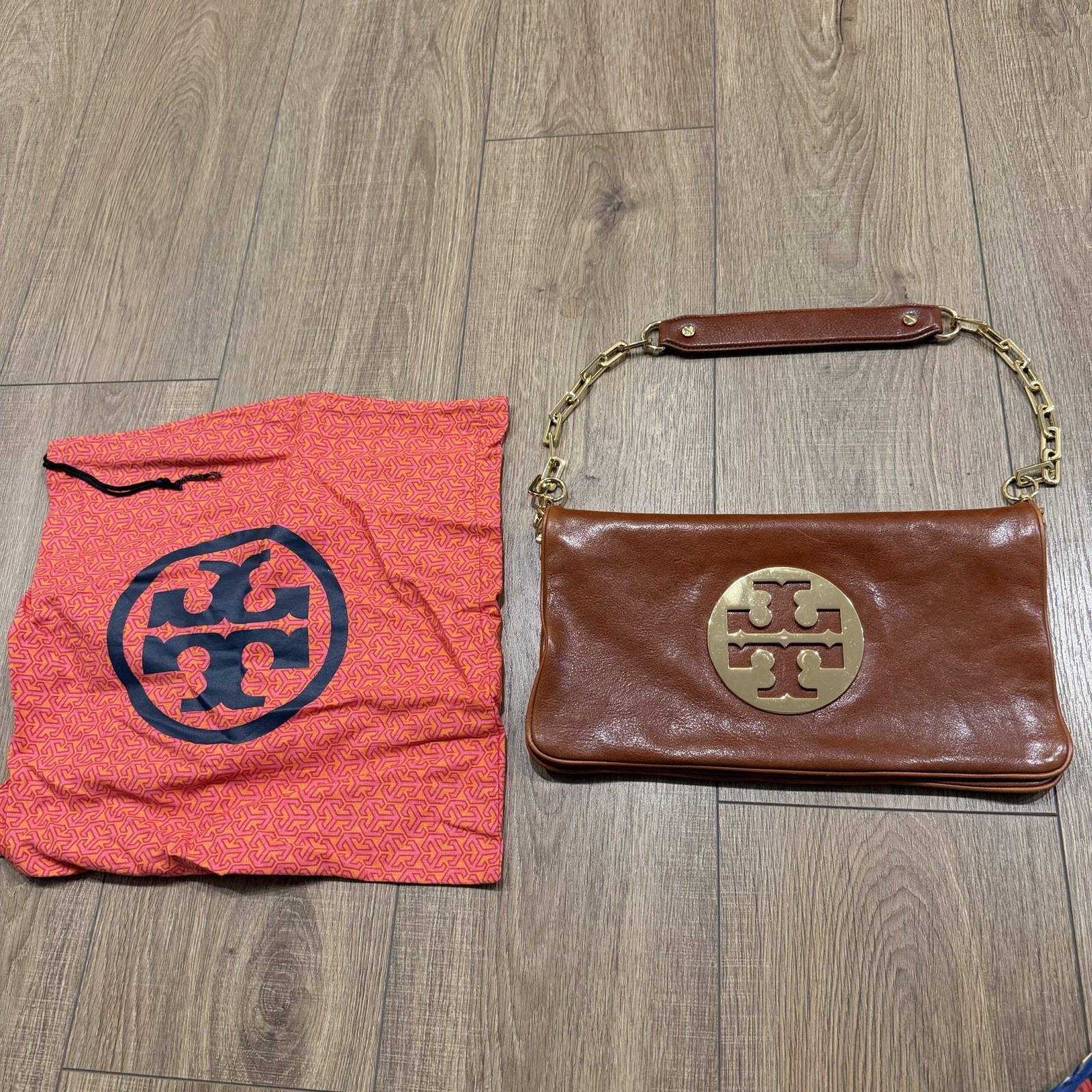 Tory Burch Reva In Cognac Leather Clutch With Gold Chain