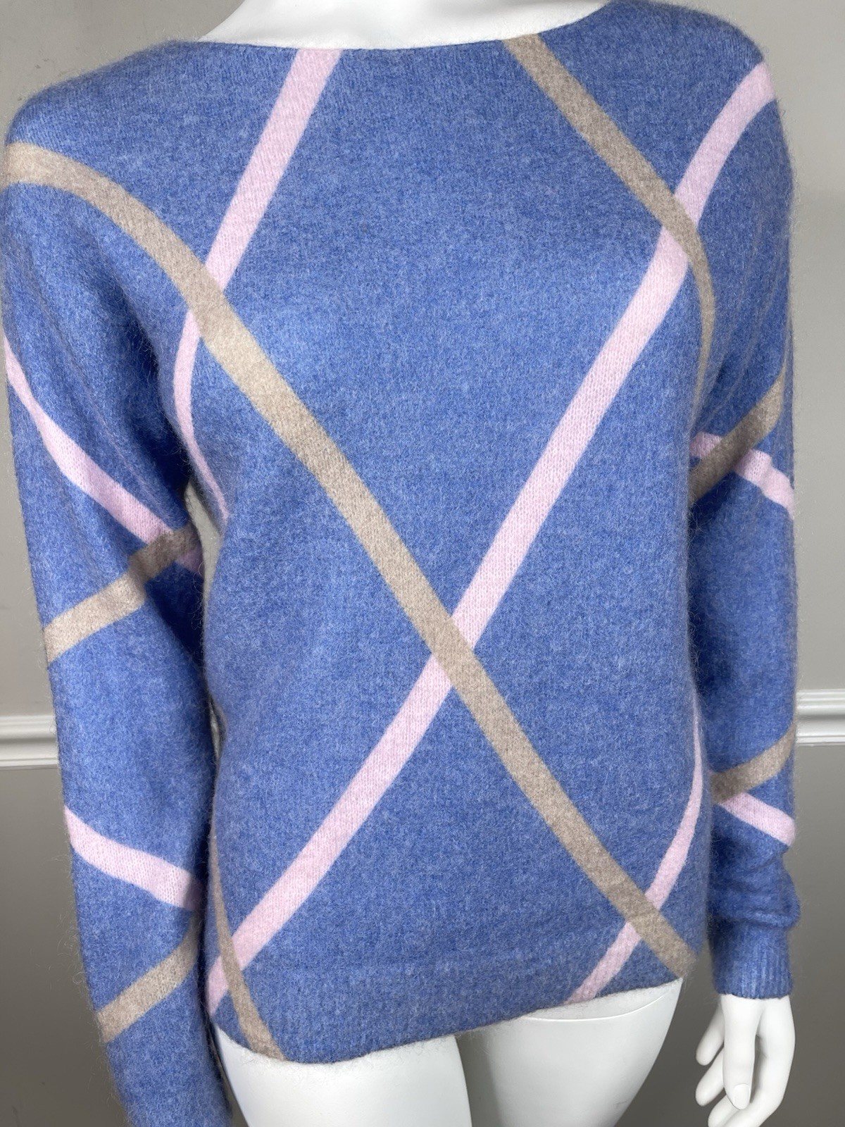 Bianco & Blu Women's Made In Italy Sweater Size medium Mohair wool blend fuzzy