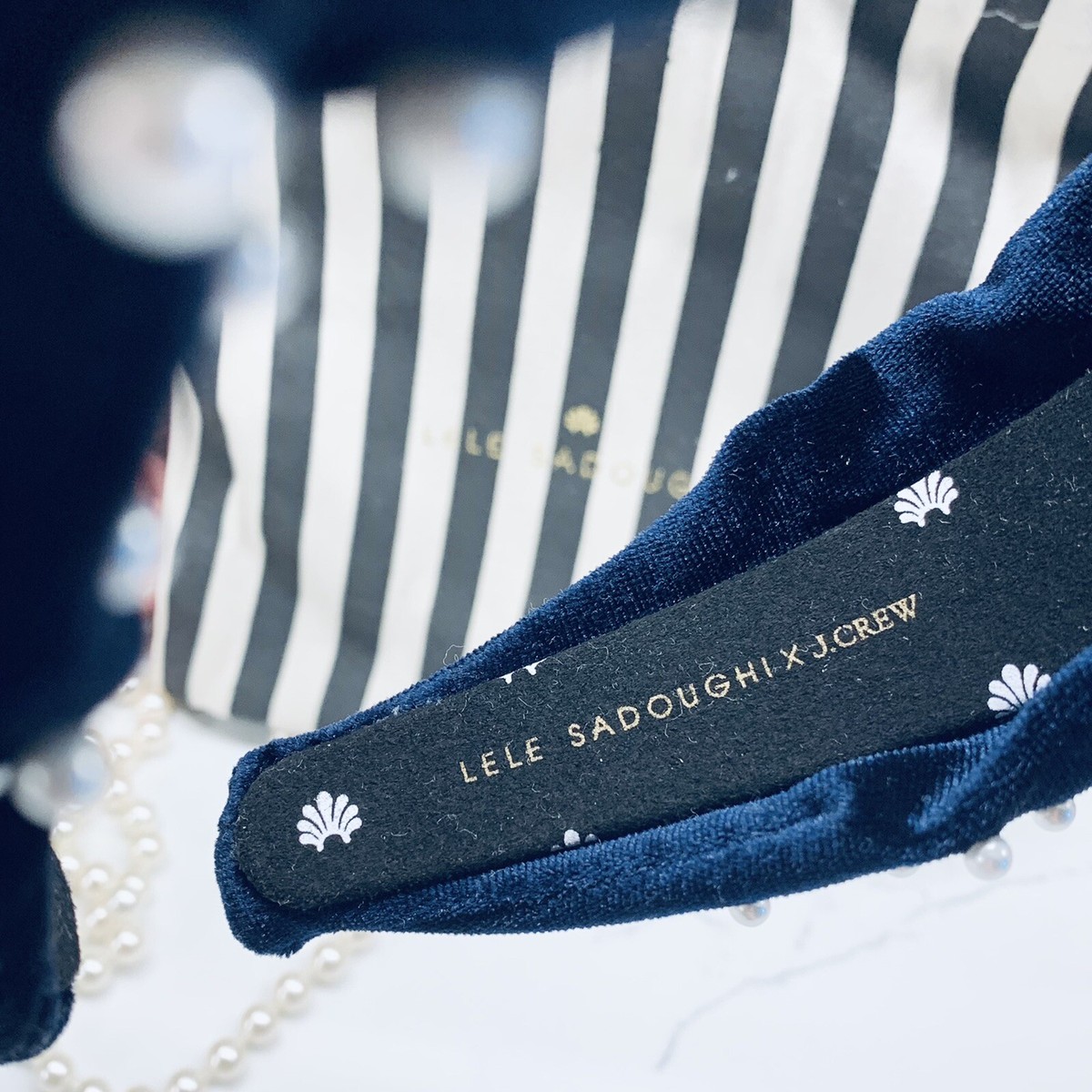 Lele Sadoughi x J.Crew Pearl Navy Velvet Headband | eBay display picture 1