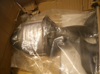 New SKP SK674889 Exhaust Manifold with Integrated Catalytic Converter 