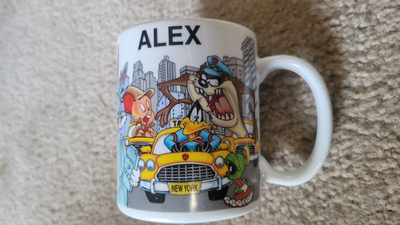 NEW NYC Warner Bros. Studio Store exclusive Taxi Empire Liberty Coffee Mug ALEX