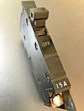 Square D/Cutler Hammer XO 15 AMP CIRCUIT BREAKER 1 POLE 120V used