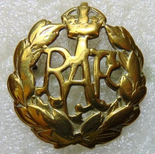 World War 2 Period RAF / Royal Air Force Brass Cap Badge