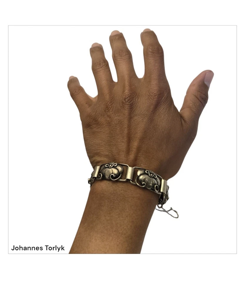 1950's Johannes Torlyk Danish 830S Silver Leaf Bracelet  - Image 4 of 4