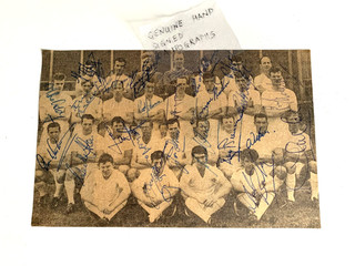 LEEDS UNITED F C HAND SIGNED B & W TEAM PHOTOGRAPH FROM THE 1960'S
