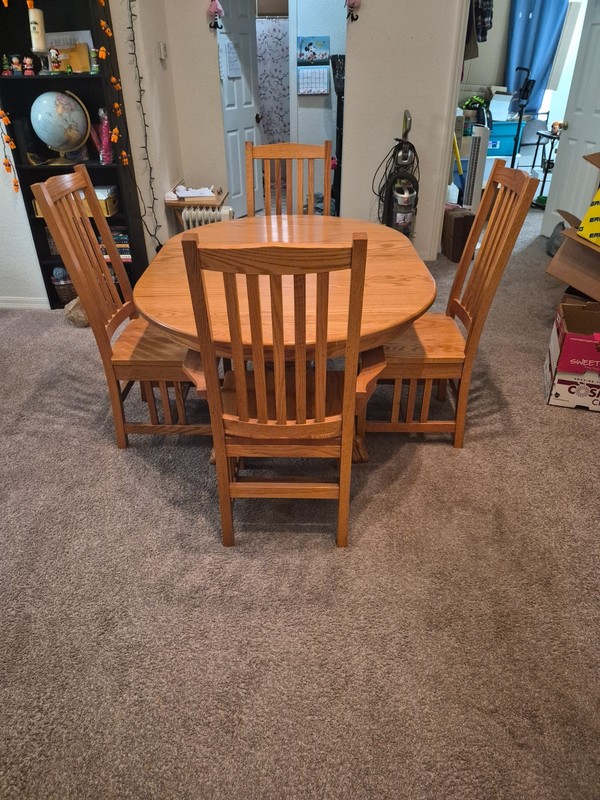 60"x42" (Expandable to 72"x42") Oval Dining Table with 4 chairs - Solid Oak Wood