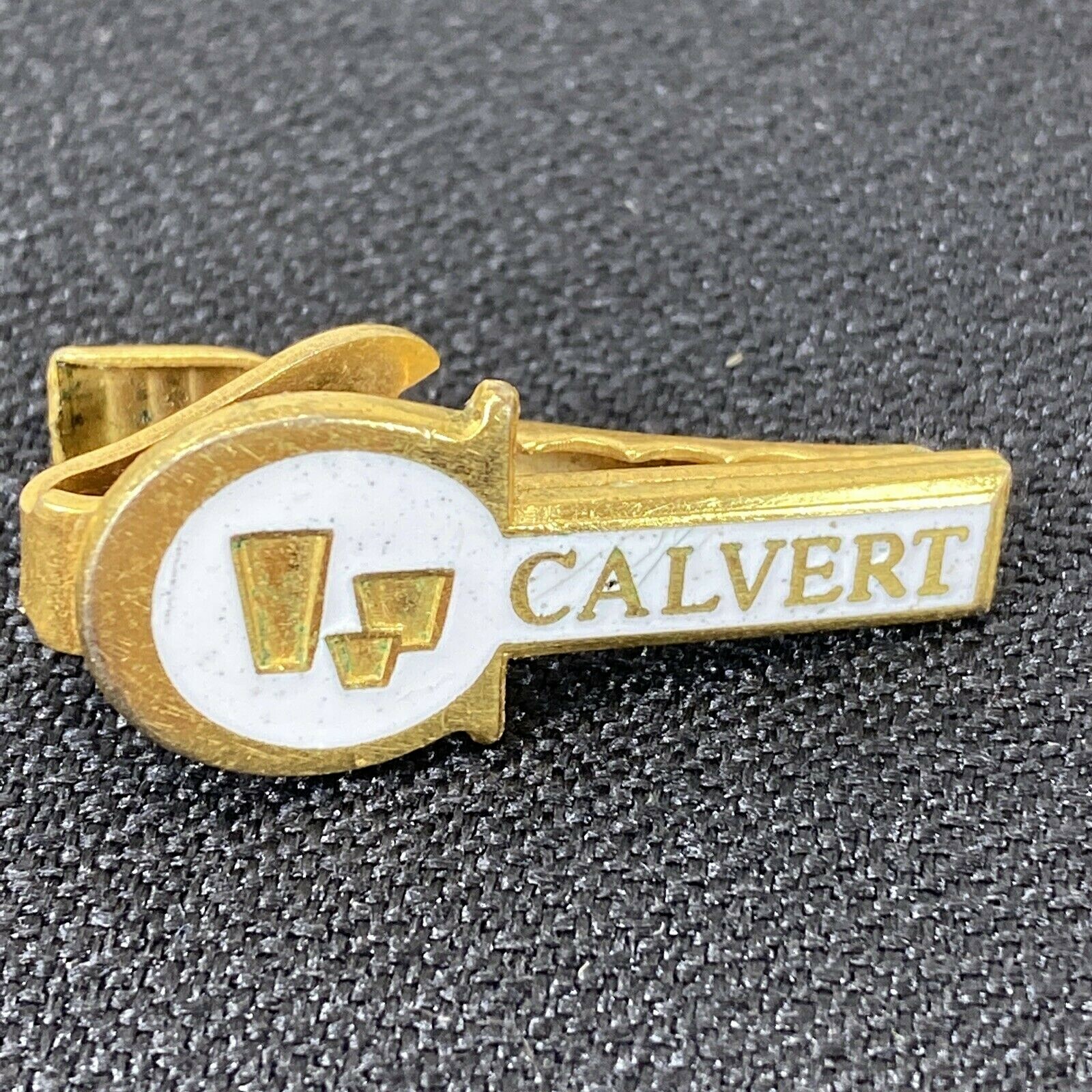 Stylish Vintage Calvert Whiskey Gold & White Tie Clip Bar Clasp Accessory