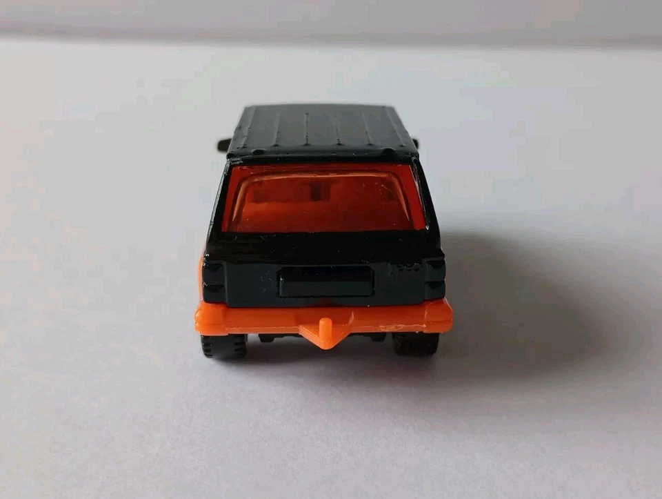 Batman Matchbox DC Comics Diecast Toy Car Collectible 1986 Jeep Cherokee  - Image 4 of 4