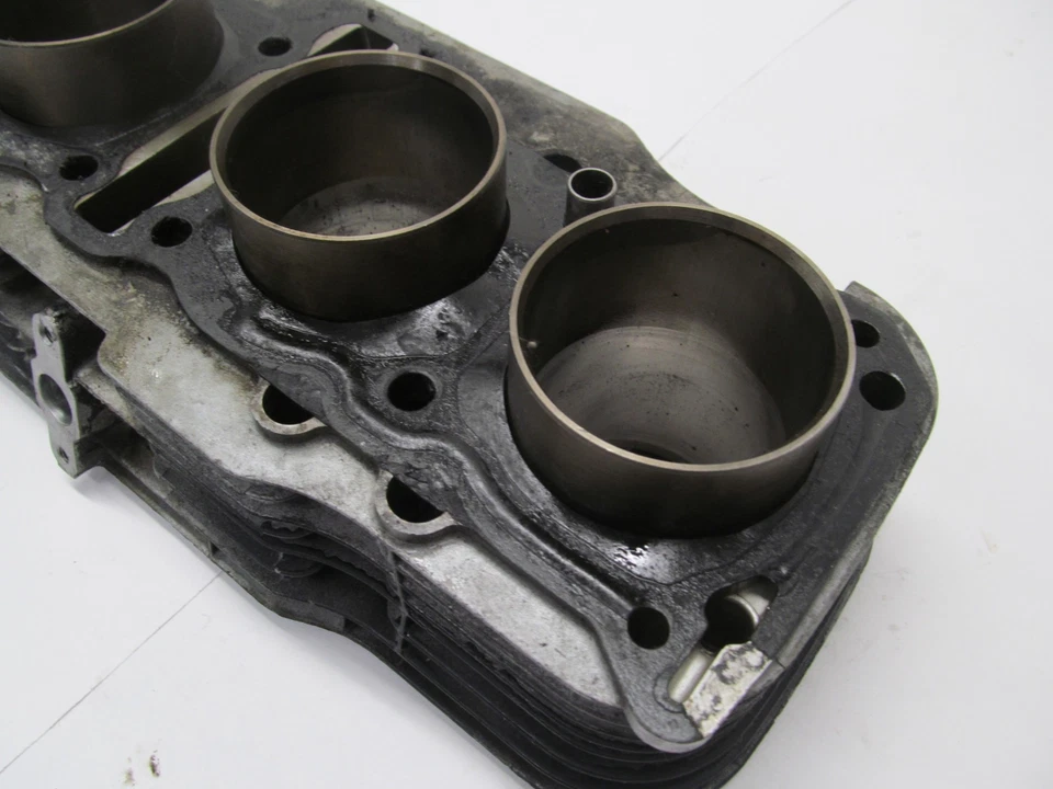 Suzuki GS750 L GS 750 1981 motor cilindro jarra carrocería 67 mm Foto 3 de 4