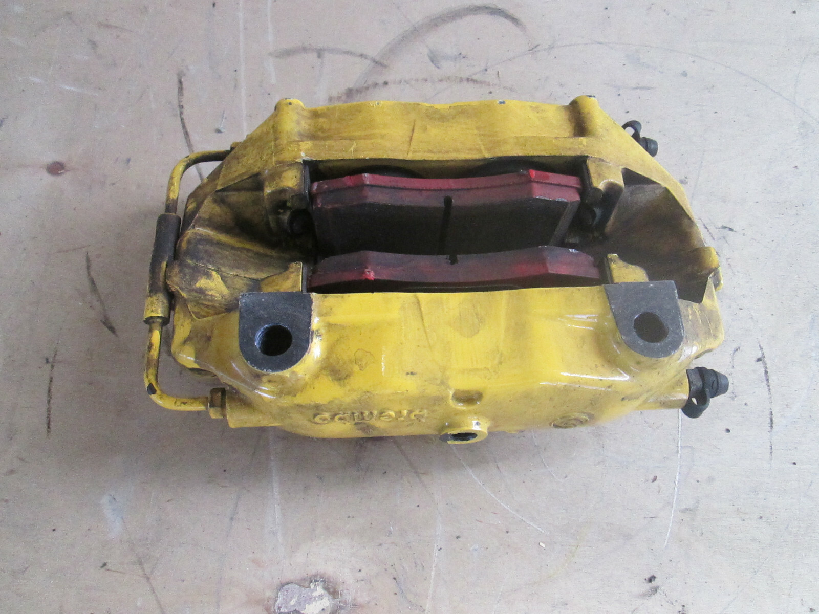Ferrari 430 - RH Front Brake Caliper /  Brake Pads,Yellow - P/N 228006