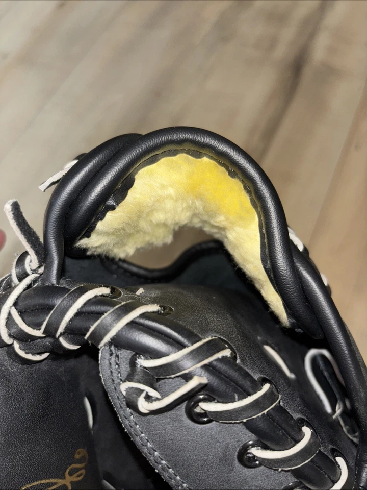 Spalding Leather Yogi Berra Autographed Stadium Series Catchers Mitt 42-085 NEW - Image 3 of 4