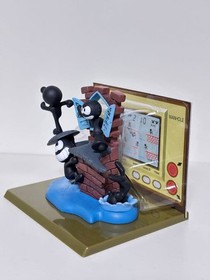 Nintendo Manhole Figure Game & Watch Vignette Retro