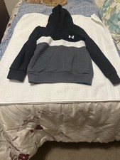 Under Armour boys hooded pullover black gray size 6 long sleeve logo on sleeve
