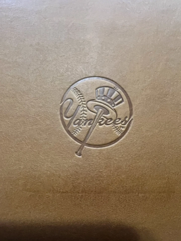 Maletín de cuero Rawlings bolso de béisbol diseñado por los Yankees Gian Paolo Lombardo Foto 3 de 4