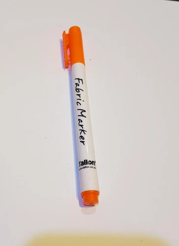 Permanent Fabric T Shirt Clothes Dye Slim Marker Pens Erase Easy Tips 4 Colours - Picture 22 of 23