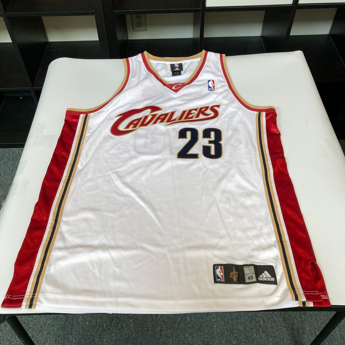 【adidas × NBA】 レブロン・ジェームズ CLEVELAND 希少】 NBA レブロン・ジェームズ JAMES ＃23 CAVS