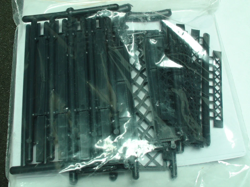 HO Micro- Engineering #75-168 CITY VIADUCT TOWER HO SCALE - Image 2 of 4